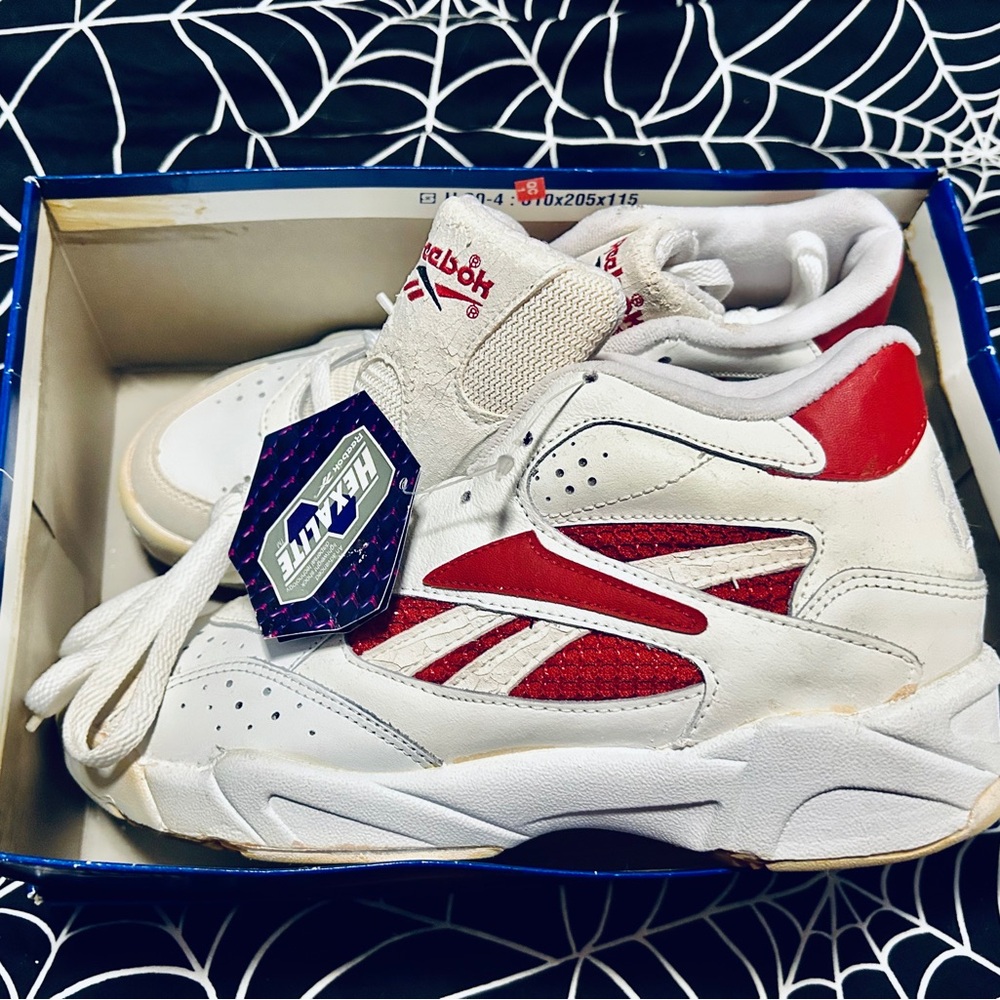 Vintage 90s Reebok White & Red Retro Hexalite Sneakers NWT Dead Stock Org Box